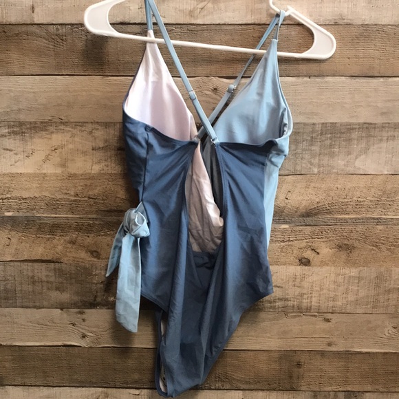 Two toned swimsuit XL - Picture 2 of 2